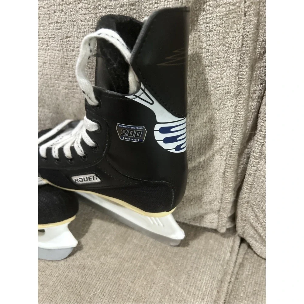 Bauer Impact‎ 200 Youth 7 1/2 To 8 Ice Hockey Skates. 1x Use
